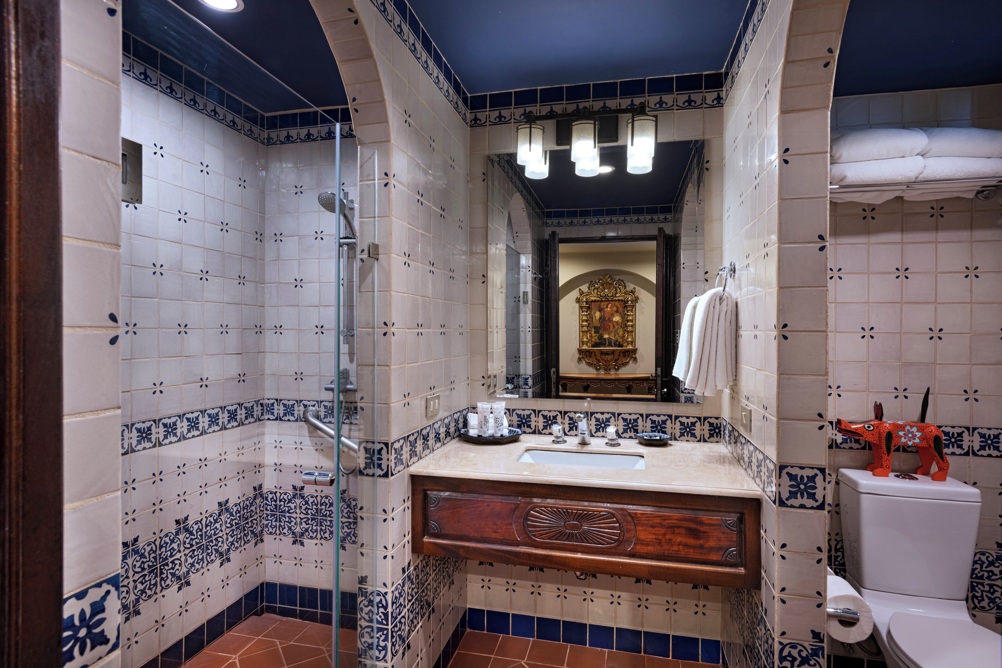 family suite, garden view | bathroom | shower, free toiletries, hair dryer, towels