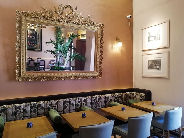 Café da manhã, almoço e jantar; culinária mexicana 