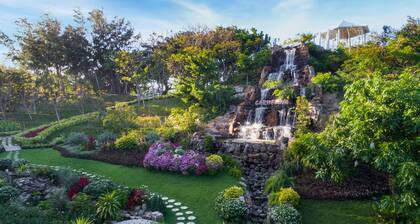 Carmelina Beach Resort