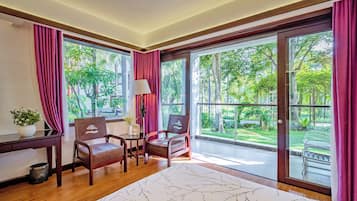 1 slaapkamer, een kluis op de kamer, individueel gedecoreerd