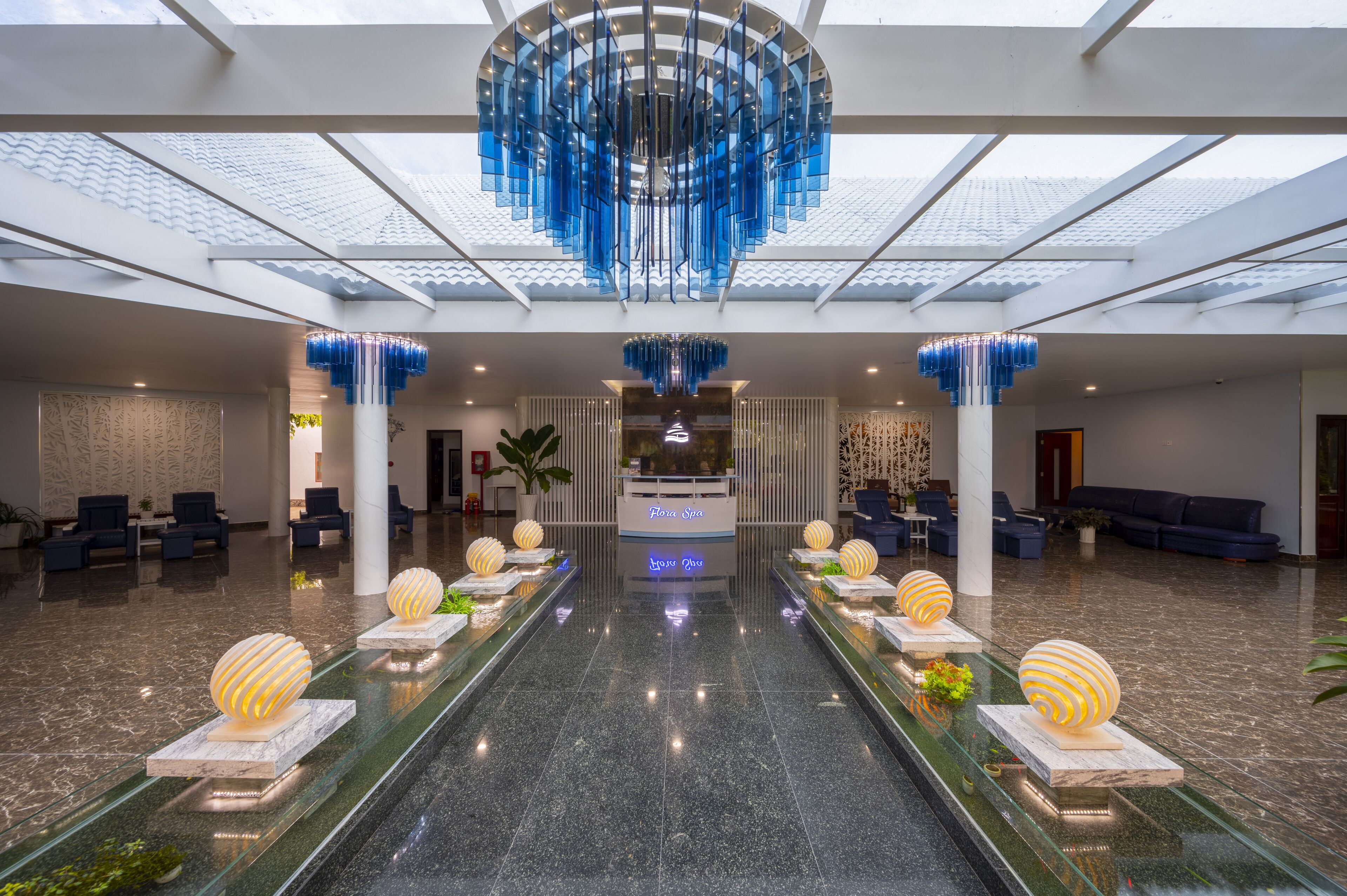 sauna, hot stone massages, body scrubs, facials, reflexology, massages