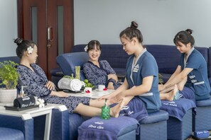Sauna, hot stone massages, body scrubs, facials, reflexology, massages - Carmelina Beach Resort (Ho Chi Minh City)