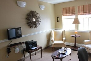 Flat-screen TV - Garden South Park Inn (Halifax)