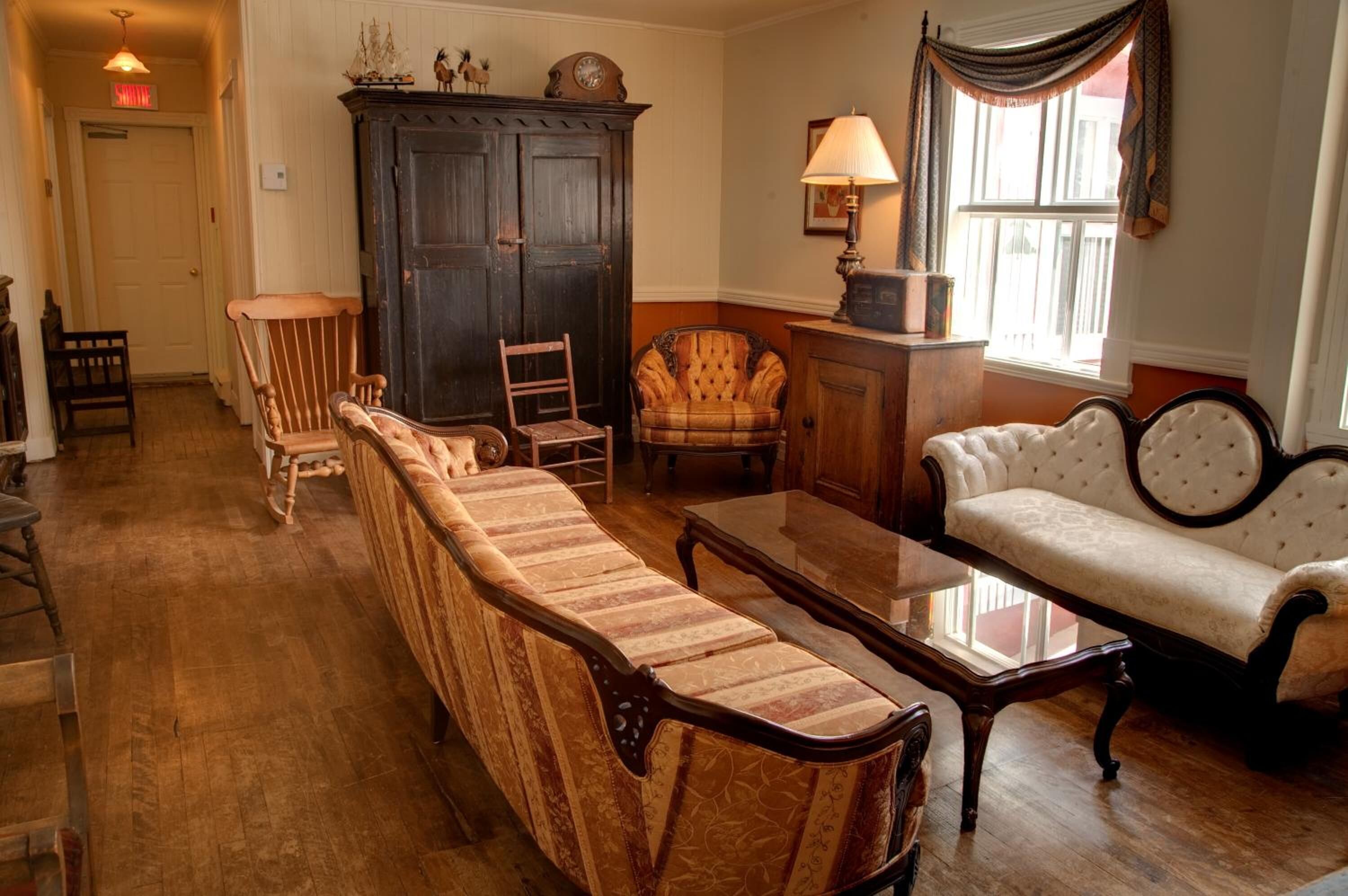 40-inch flat-screen tv with cable channels, tv, fireplace