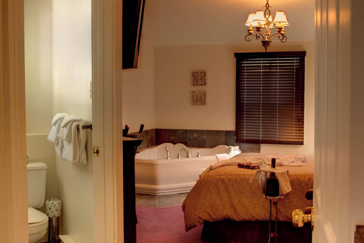 room with 1 queen bed and 1 sofa bed (6-course dinner & hot tub included) | 1 bedroom, blackout curtains, soundproofing, iron/ironing board