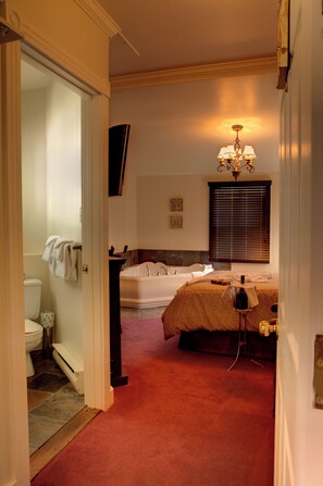 Kamer, 1 queensize bed met slaapbank, hot tub | 1 slaapkamer, verduisterende gordijnen, geluiddichte muren