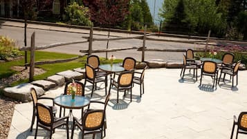 Room with 1 King Bed and 1 Sofa Bed (6-Course Dinner & Hot Tub Included) | Balcony