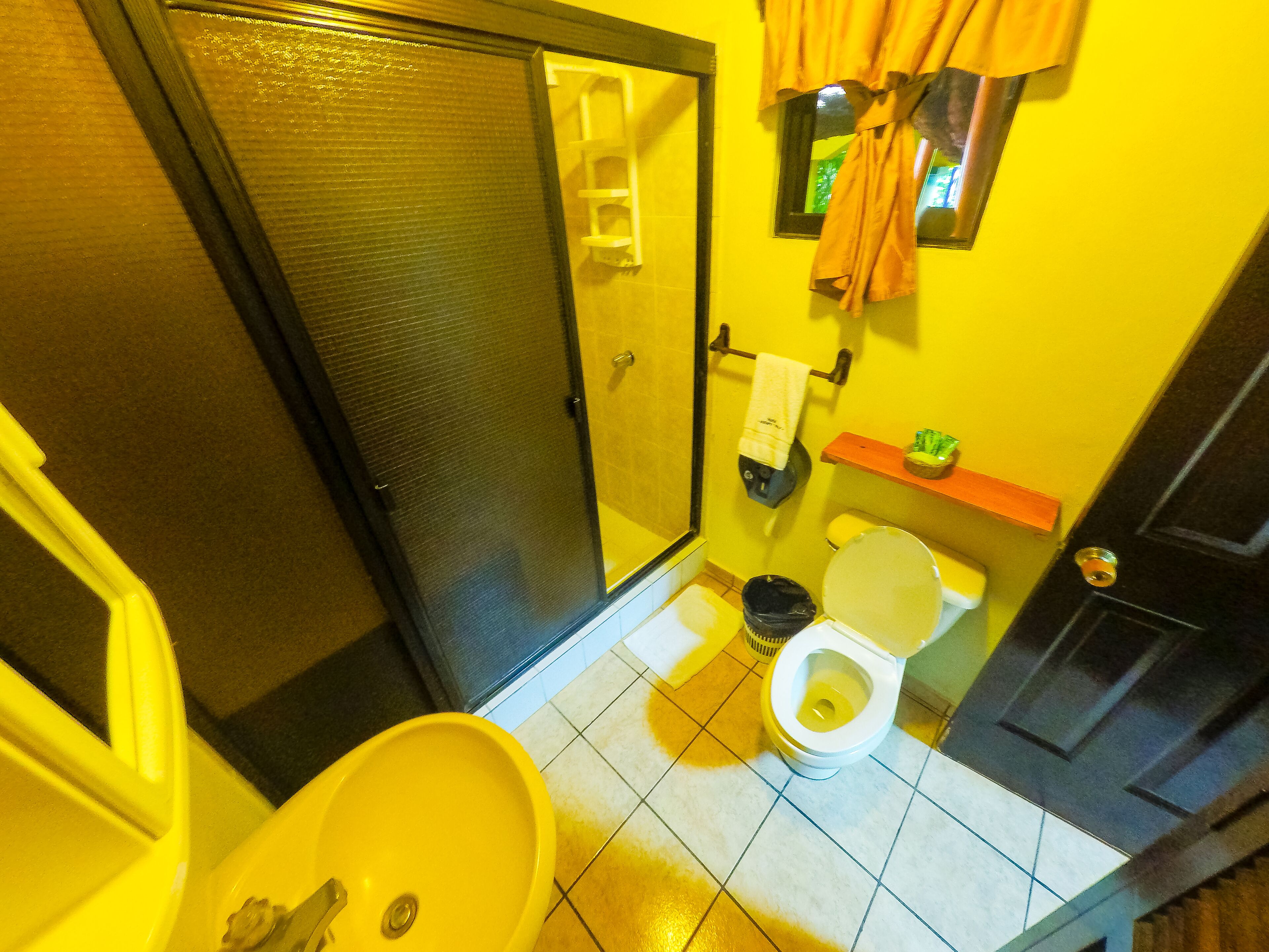 standard room  | bathroom | free toiletries, towels, soap, shampoo