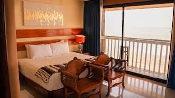 Superior Room, 1 King Bed, Beach View or Pool View