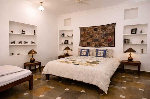 Hibiscus Heritage - A Lake View Hotel in Udaipur