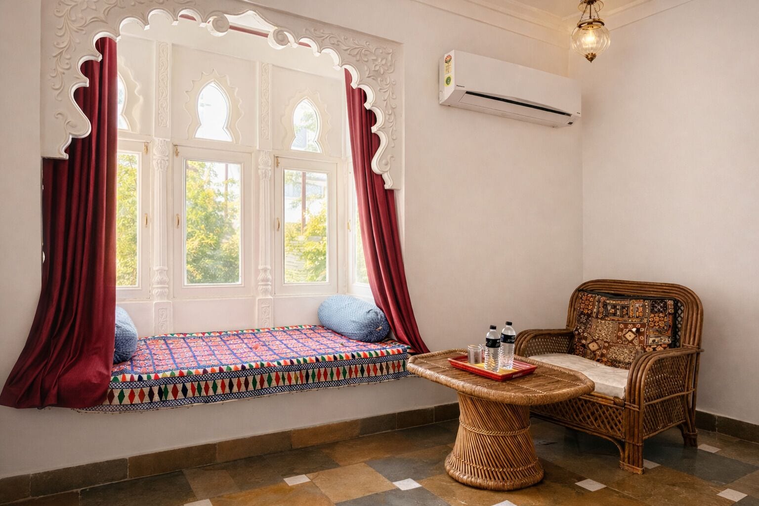 Kolmen hengen premium-huone (Super) | Yksilöllisesti sisustettu, yksilöllisesti kalustettu, ilmainen Wi-Fi