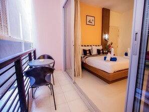 Superior-Zimmer | Zimmersafe, Schreibtisch, laptopgeeigneter Arbeitsplatz