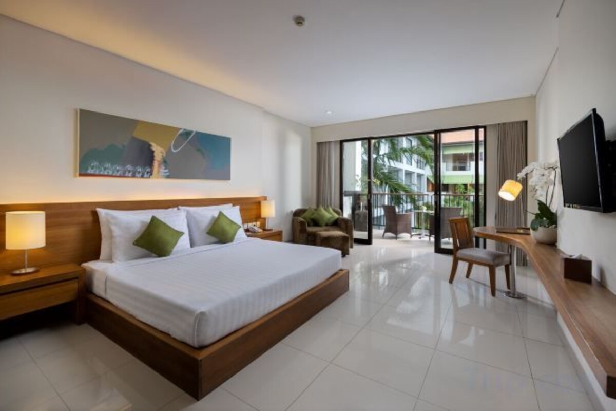 Junior Suite With Pool View