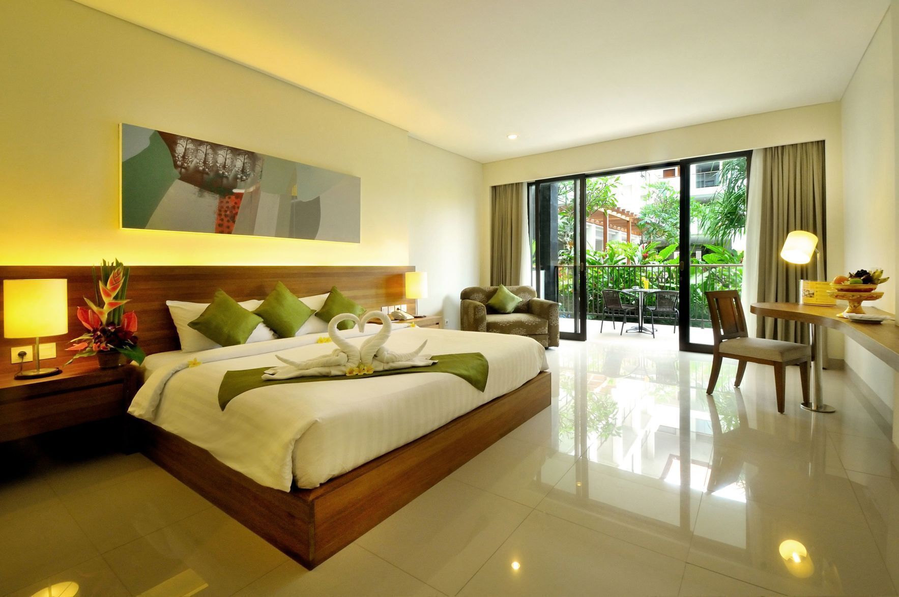 Premium bedding, in-room safe, desk, soundproofing