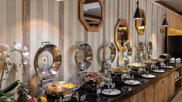 Daily buffet breakfast for a fee