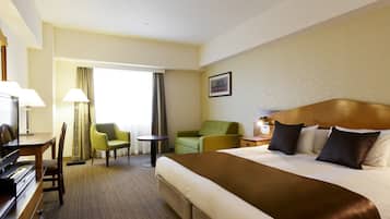 Down duvets, desk, blackout curtains, free WiFi