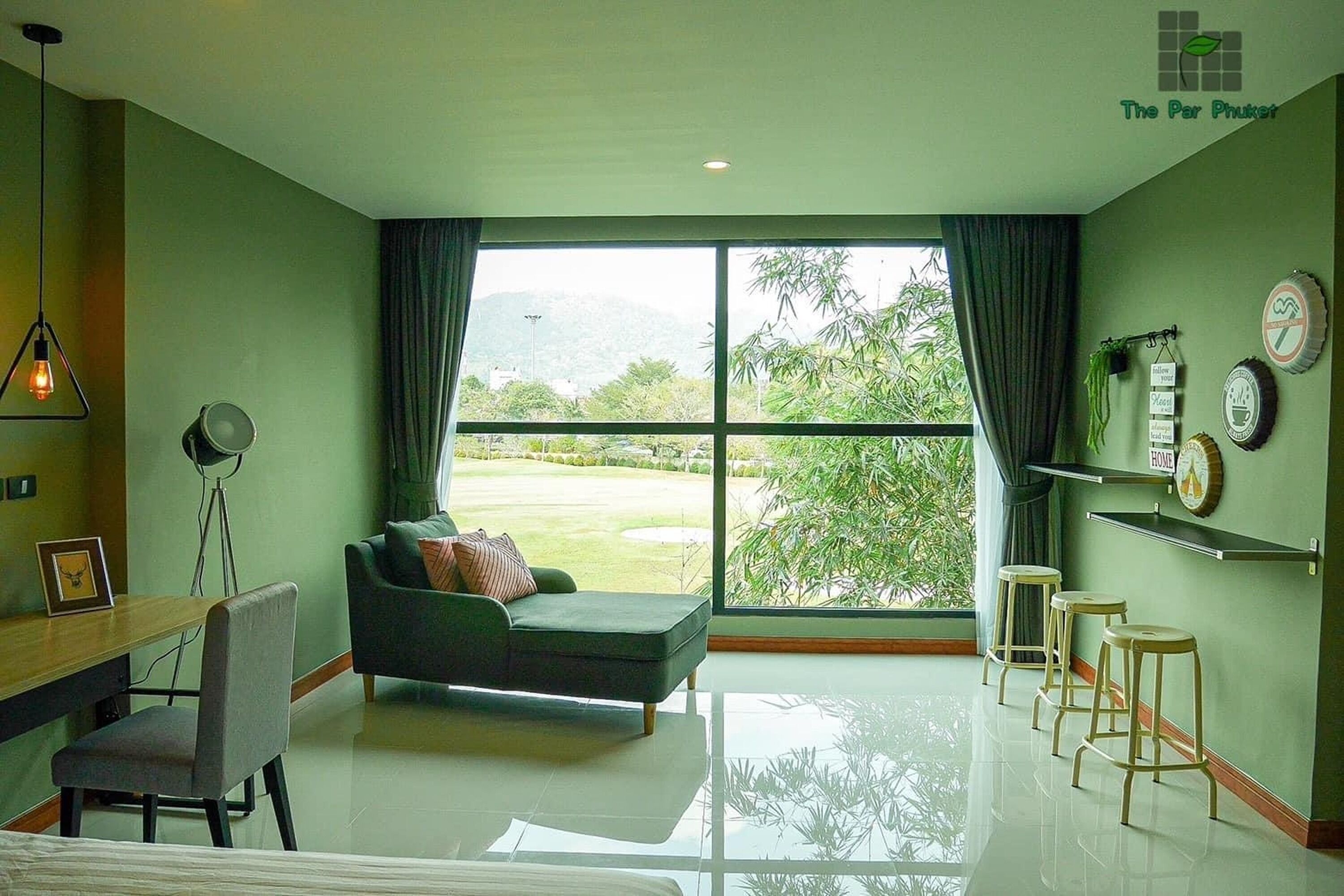 Junior Suite | In-room safe, blackout drapes, free WiFi, bed sheets