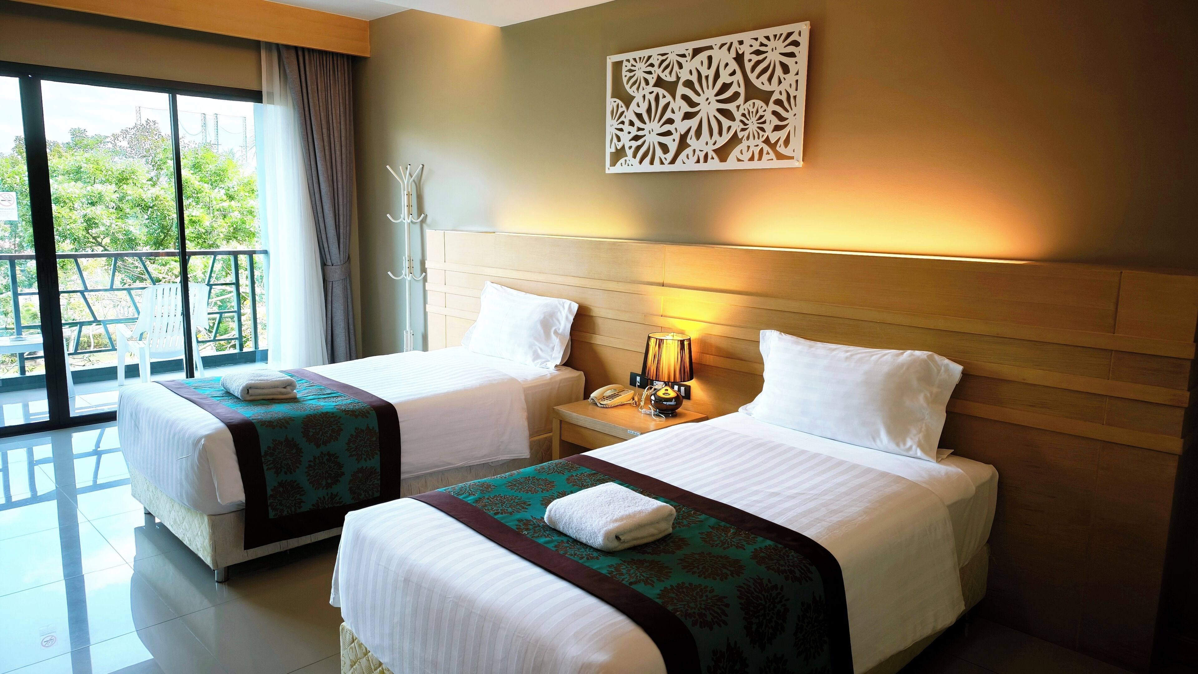 Caja de seguridad en la habitación, cortinas blackout y wifi gratis 