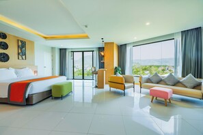 Junior Suite | Safe på rommet, blendingsgardiner, wi-fi (inkludert) og sengetøy