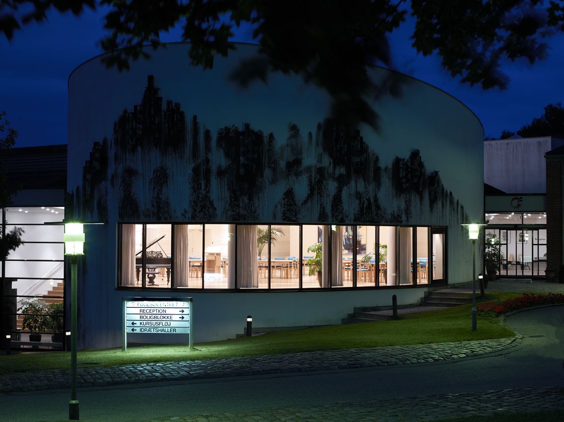 住宿正面 (夜晚)