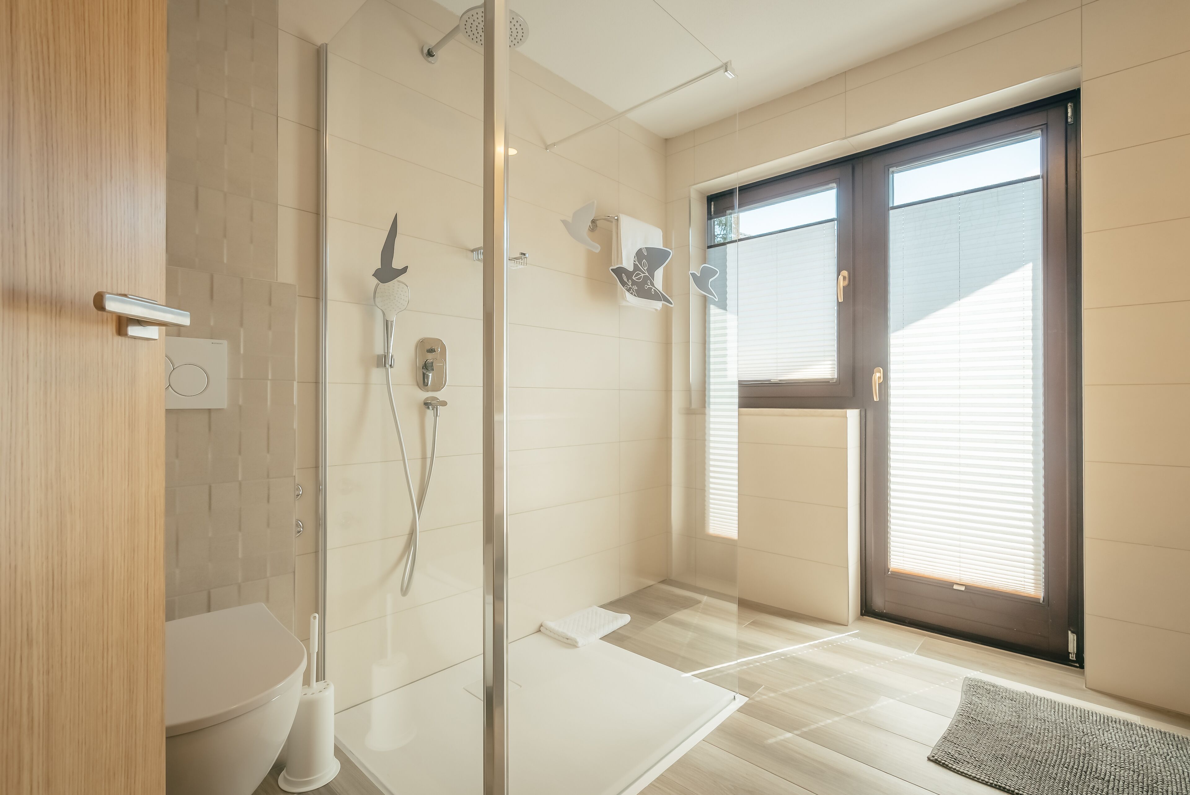 Superior Quadruple Room, 2 Bedrooms | Bathroom | Free toiletries, hair dryer, towels, soap