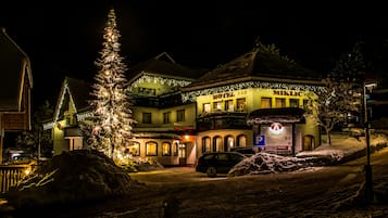 Façade de l’hébergement - soirée/nuit