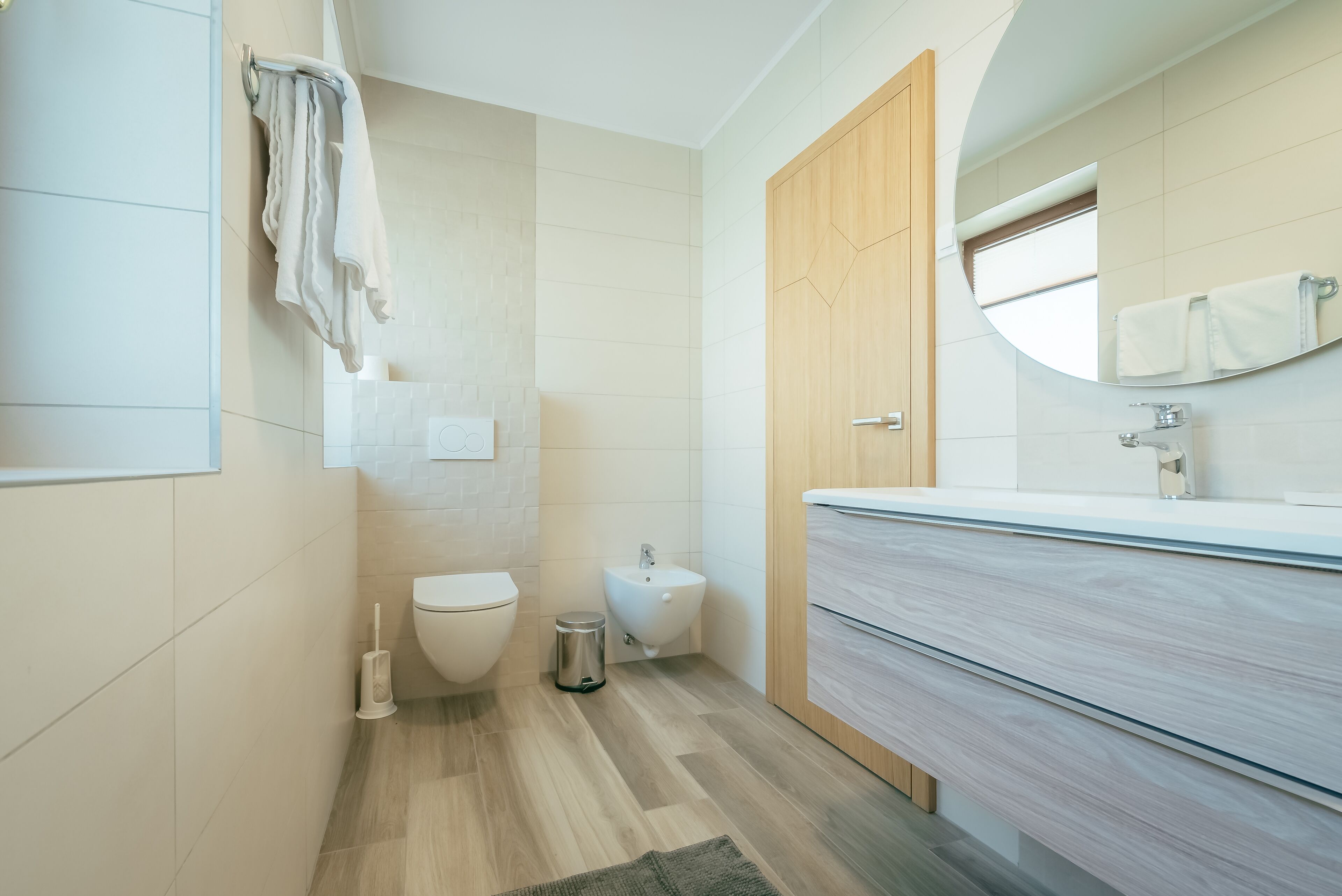 apartment, 2 bedrooms | bathroom | free toiletries, hair dryer, towels, soap