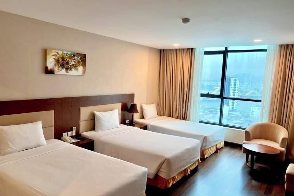 1 bedroom, pillow-top beds, minibar, in-room safe