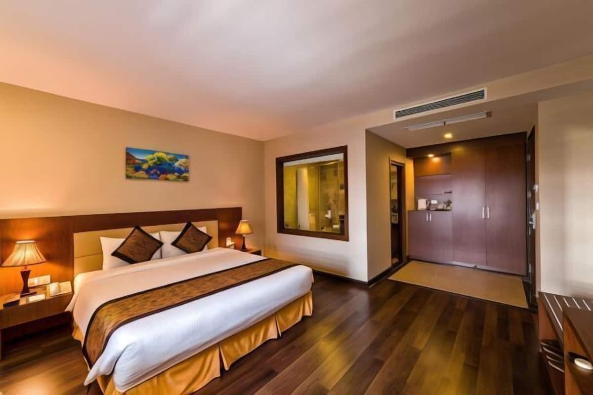 1 bedroom, pillow-top beds, minibar, in-room safe