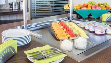 Petit déjeuner buffet compris