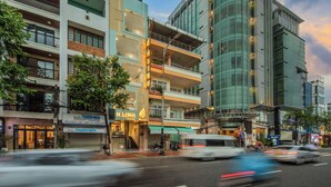 Front of property - Hoang Linh Riverside Hotel (Da Nang)