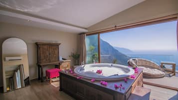 Honeymoon Suite (Sea View) | 1 dormitorio, ropa de cama de alta calidad, minibar y caja fuerte