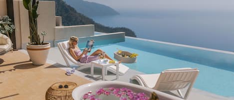 Venus Suite (Sea View) | 1 bedroom, premium bedding, minibar, in-room safe