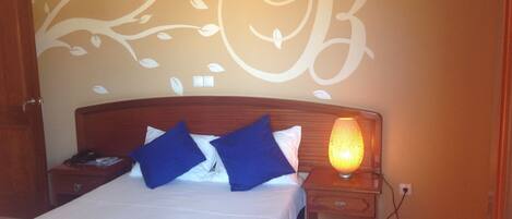 Minibar, in-room safe, desk, free cots/infant beds