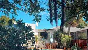 Outdoor pool - Aquarius Bed And Breakfast (Jeffreys Bay)