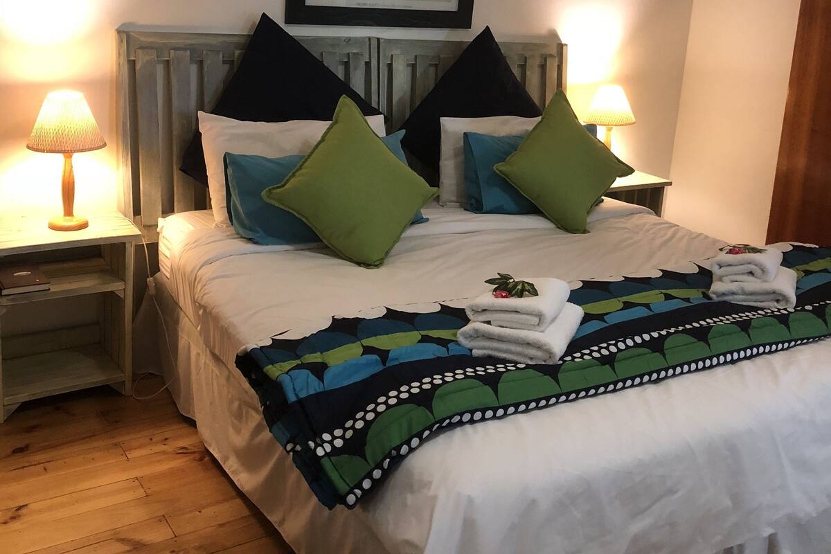 Quarto família | Ferros/tábuas de passar roupa, individualmente decorados