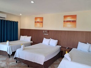 Habitación familiar | Caja fuerte, cunas (de pago), wifi gratis