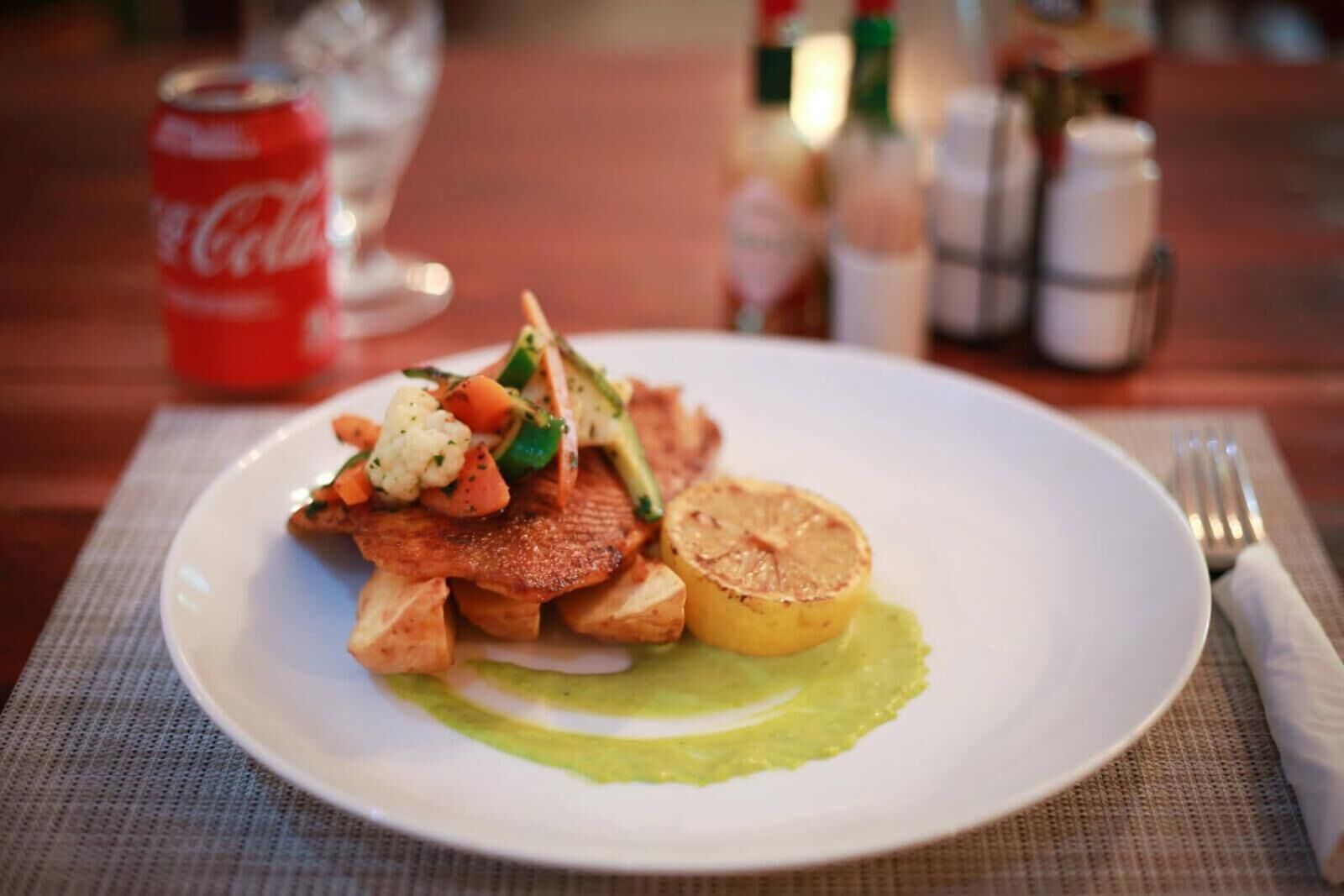 2 restaurants, breakfast served