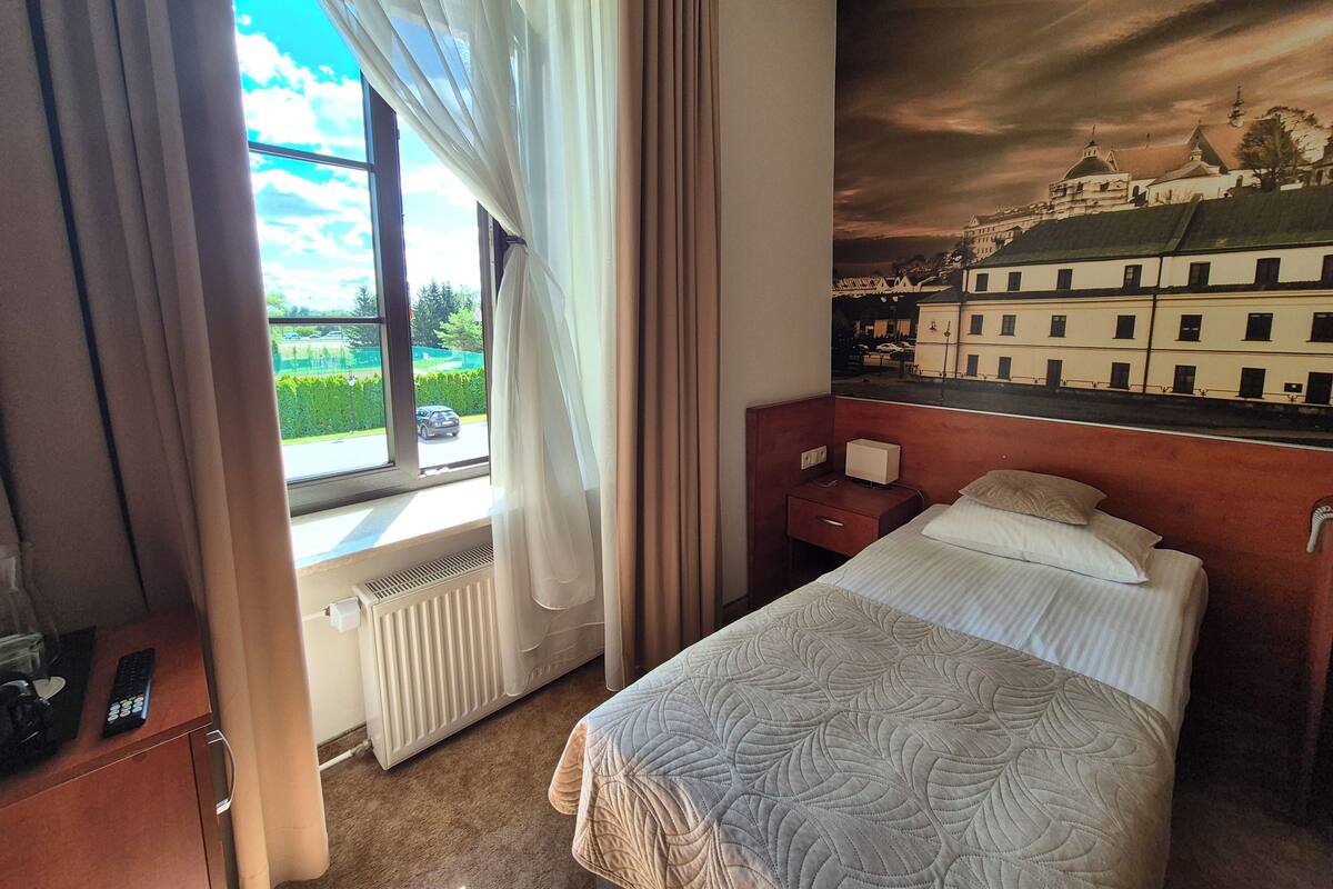 Standard Single Room | Hypo-allergenic bedding available, WiFi (free)