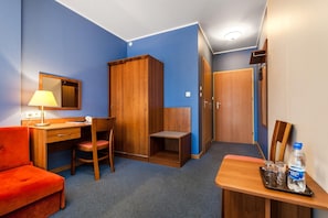 Cots/infant beds, free WiFi