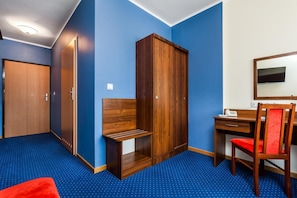 Cots/infant beds, free WiFi