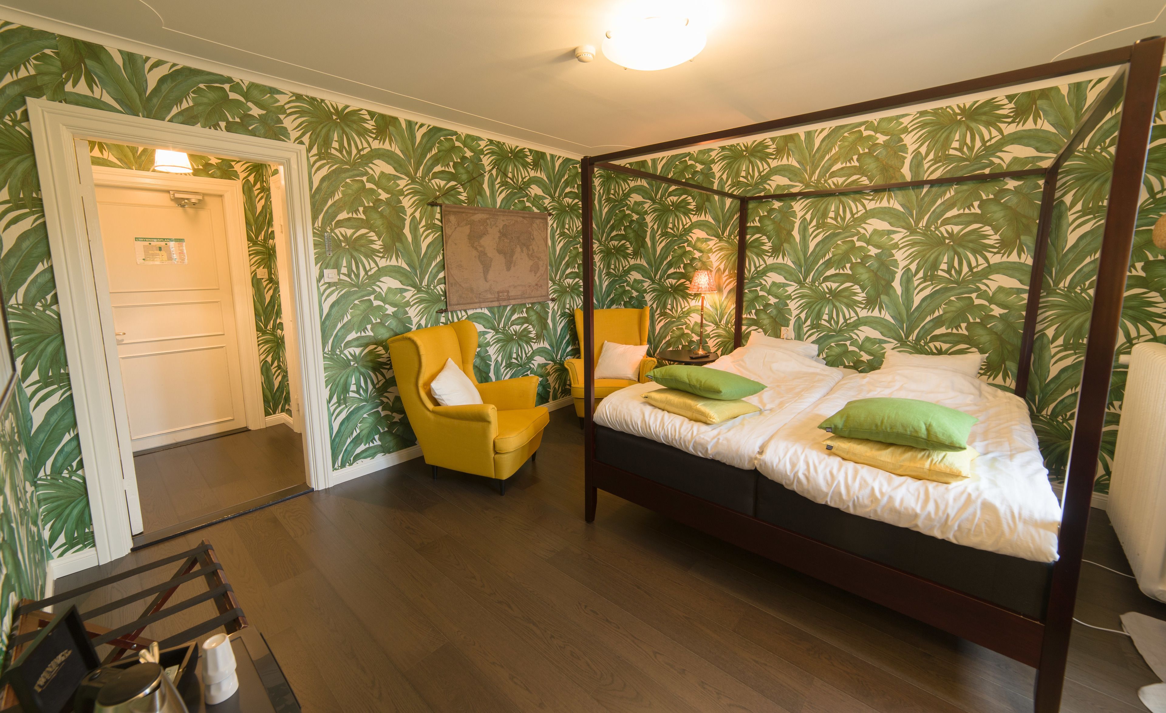 double room | individually decorated, individually furnished, desk, blackout curtains