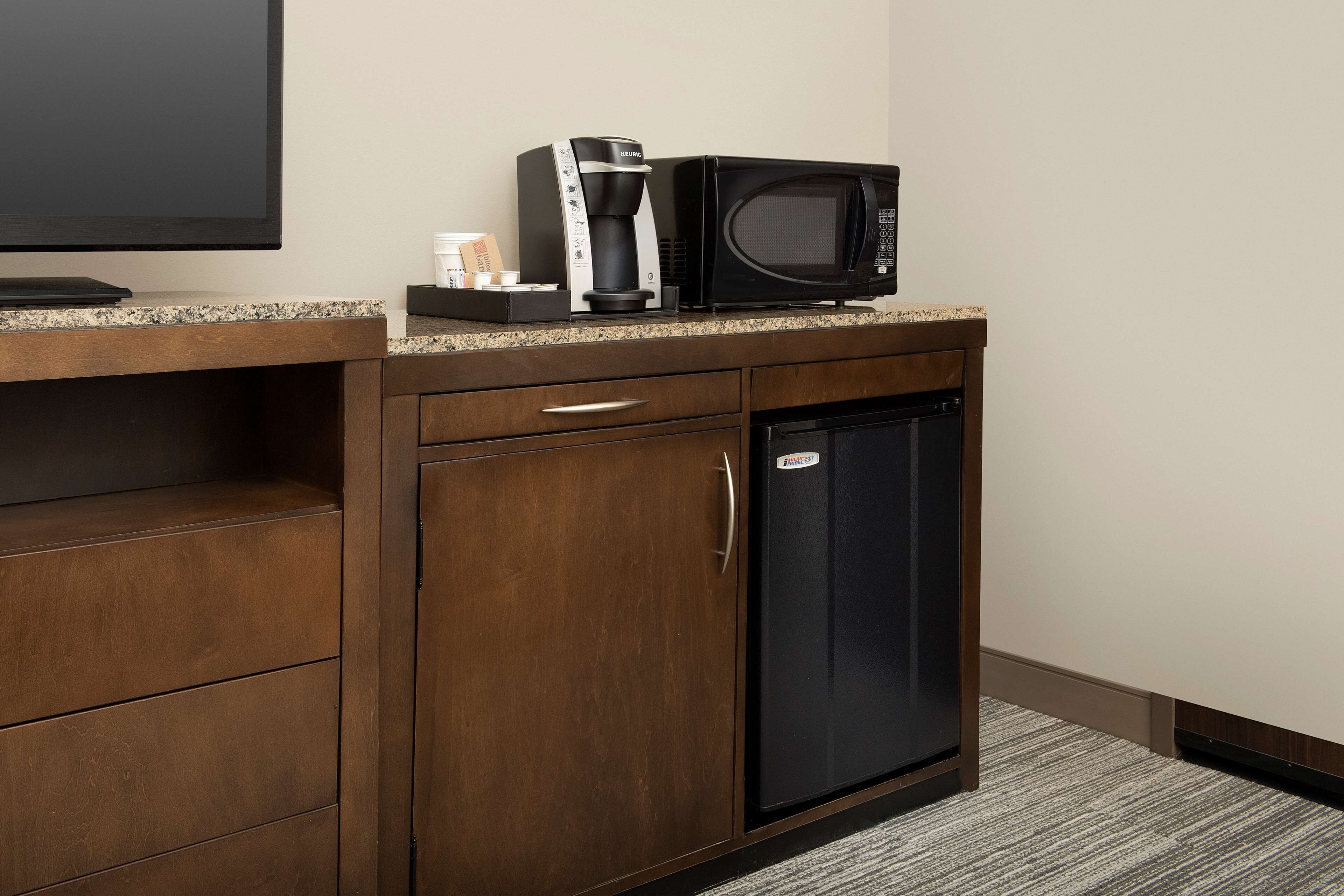 1 bedroom, in-room safe, desk, laptop workspace