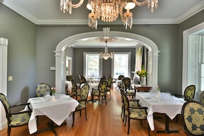 Breakfast, lunch, dinner served; international cuisine, garden views