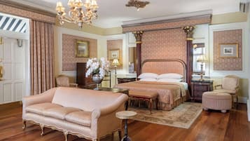 Ropa de cama de alta calidad y minibar