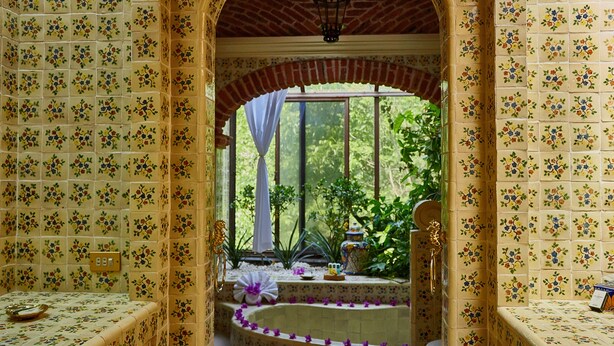 Junior Room, 1 King Bed (Solo Habitacion) | Bathroom | Shower, free toiletries, hair dryer, towels - La Puertecita Boutique Hotel (San Miguel de Allende)