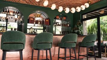 Bar (en el alojamiento)