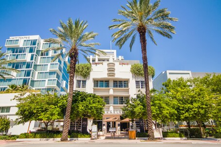 Berkeley Shore Hotel - Image 45