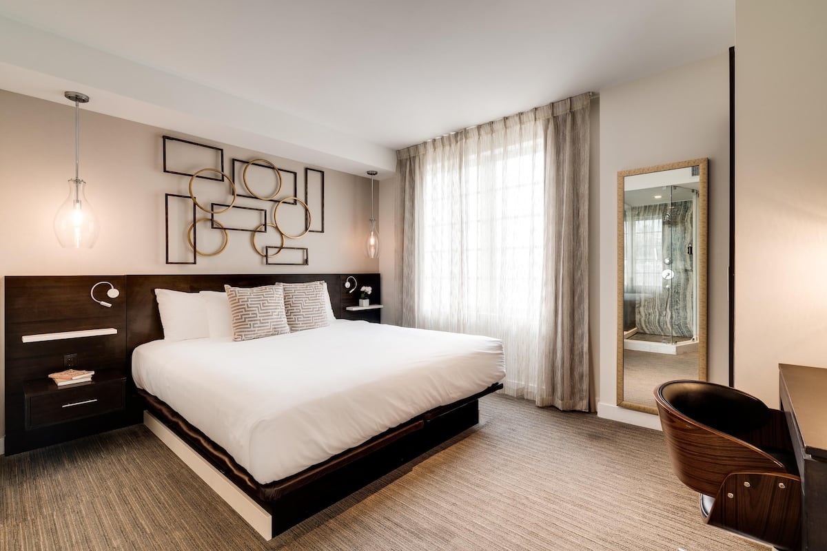1 bedroom, premium bedding, in-room safe, desk