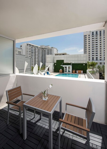Berkeley Shore Hotel - Image 18